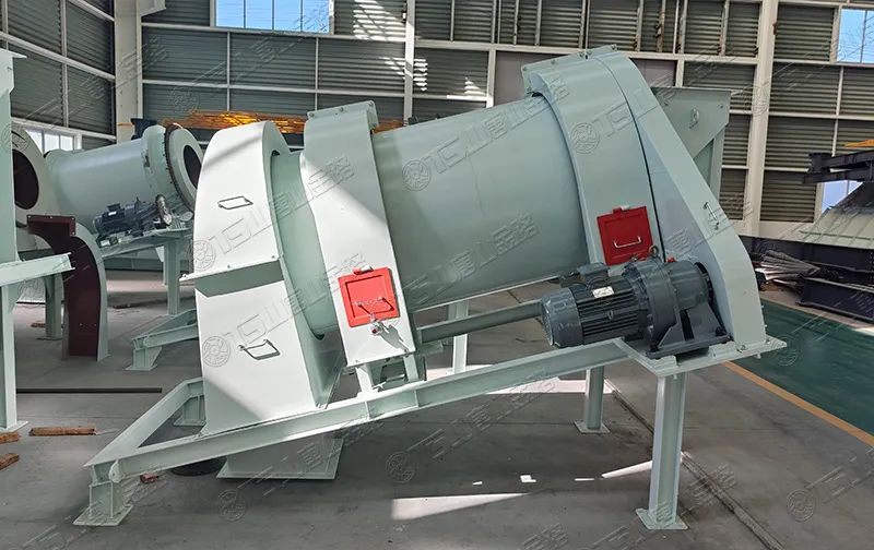 機(jī)制砂防離析、防揚(yáng)塵，有經(jīng)驗的砂廠都在用加濕拌和機(jī)